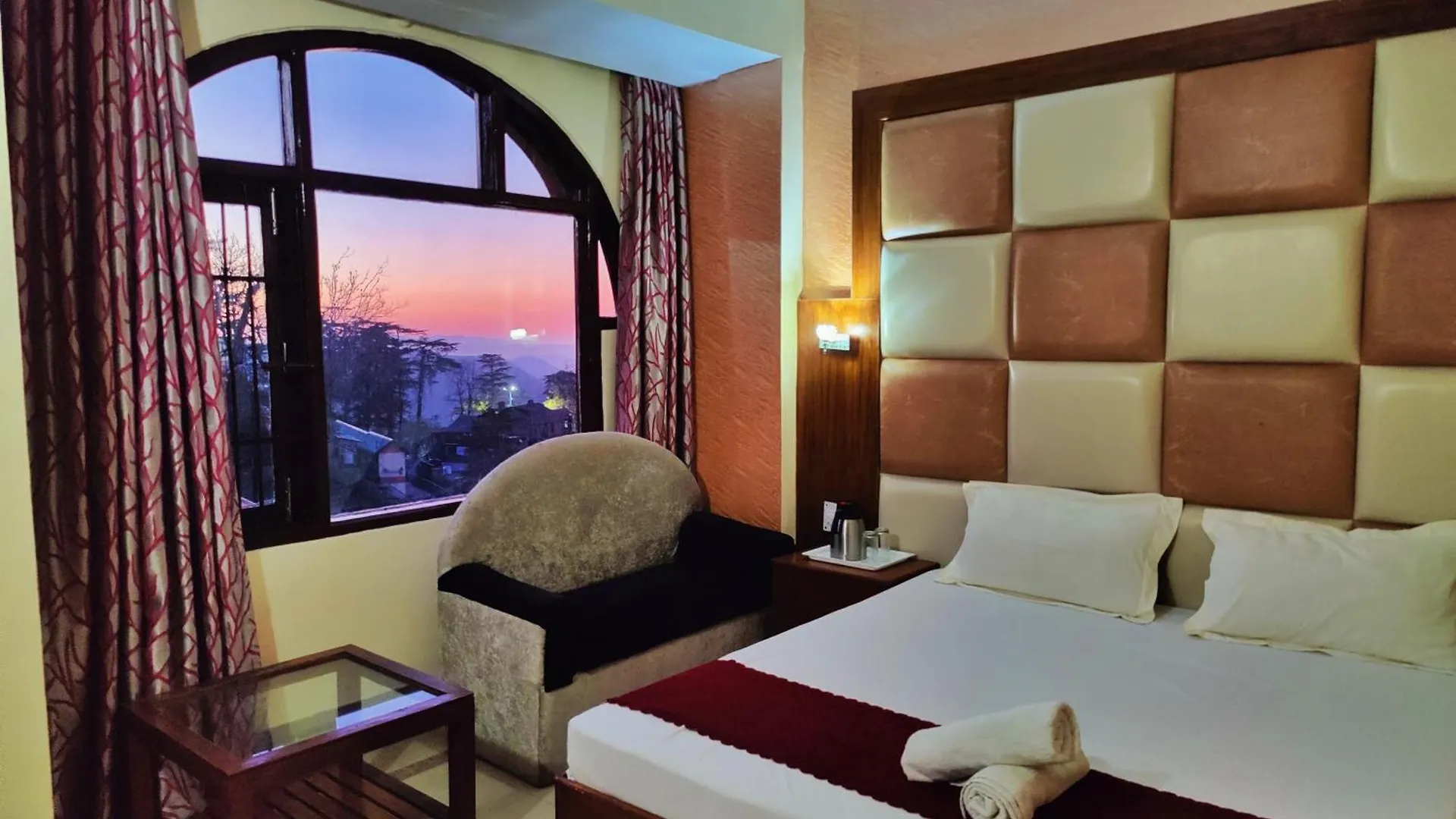 Hotel Taj Palace Near Mall Road Shimla India